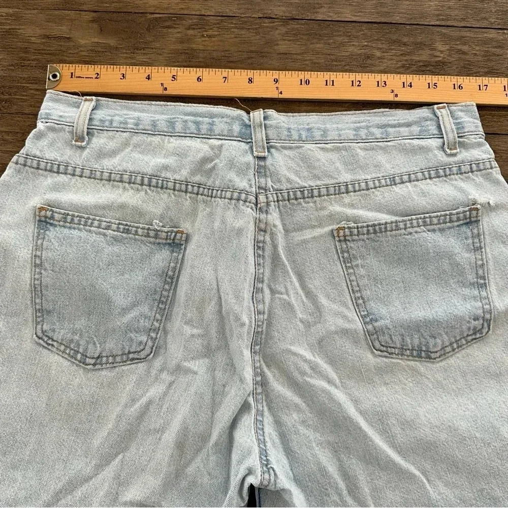 Vintage Faded‎ Glory Womens 14 light wash Hi waisted Mom Jean Shorts Lightweight